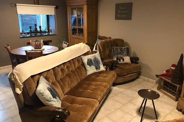 Location de vacances pour 4 personnes, avec jardin dans Nivezé