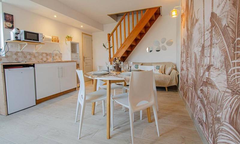 Location de vacances pour 4 personnes, avec terrasse et jardin, adapté aux familles à Saint-Lyé