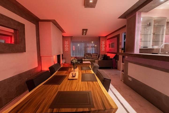 Vakantiehuis voor 6 personen, with sauna and terras as well as whirlpool in Haarlemmermeer
