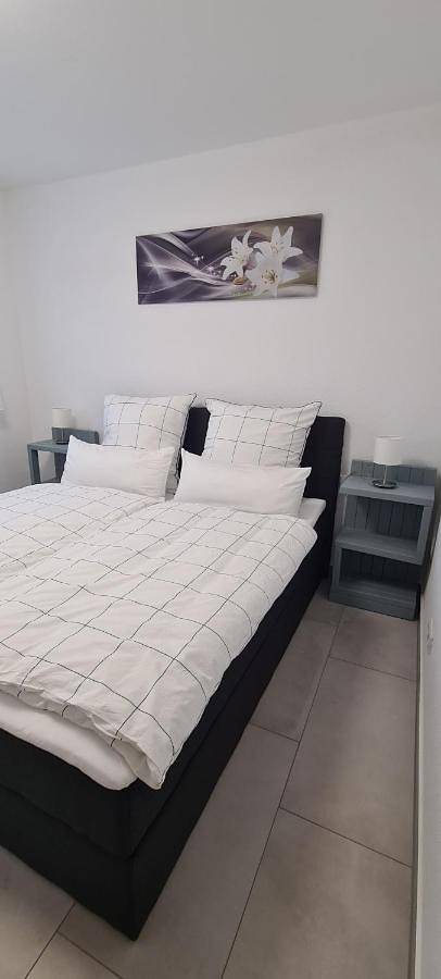 Ferienwohnung für 4 Personen, mit Balkon und Terrasse in Weinstadt