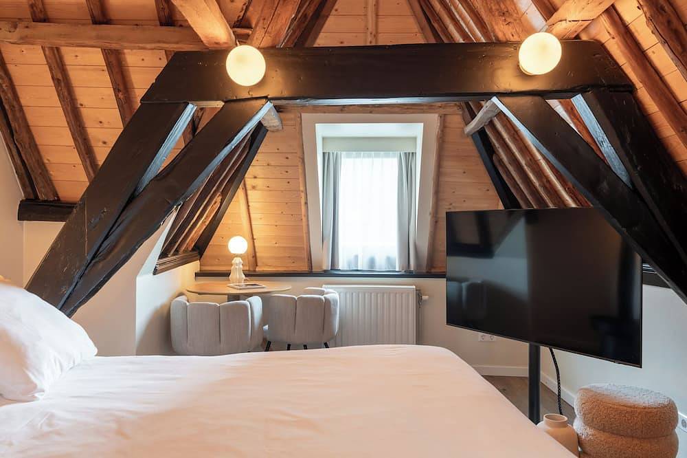 This hotel is a 1 bedroom(s), 1 bathrooms, located in Delft, Zuid-Holland. in Delft, Stadsgewest Haaglanden