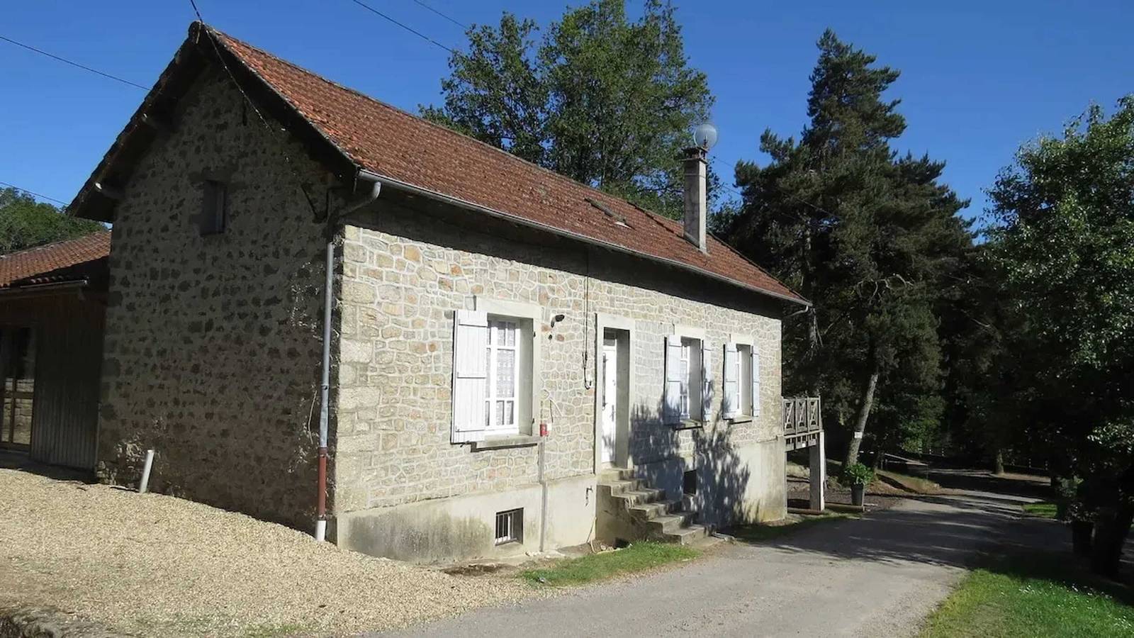 Amplia casa de vacaciones con piscina en Razès 190 m² con vista in Razès, Región de Bellac