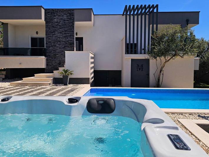 Villa pour 8 personnes, avec piscine ainsi que vue et jardin, animaux acceptés à Sevid - 4