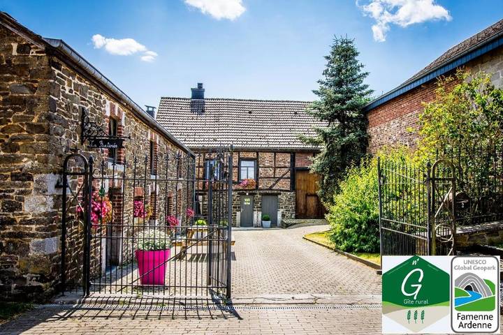 Location de vacances pour 7 personnes, avec jardin et vue dans Grimbiemont