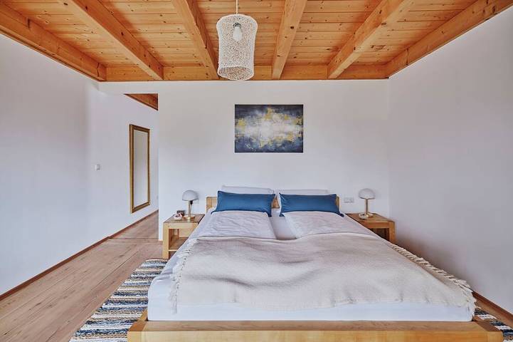 Ganze Wohnung, Ferienwohnung 120 qm mit zwei Schlafzimmer und Terrasse, nähe der Therme in Bad Aibling, Landkreis Rosenheim