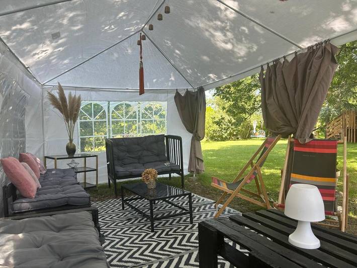 Gîte pour 2 personnes, avec jardin et terrasse ainsi que piscine et vue à Prissac - 2