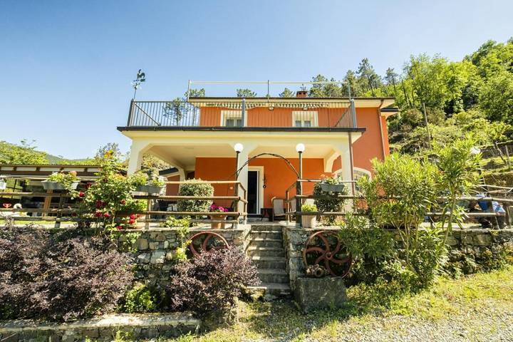Casa de vacaciones para 6 personas, con jardín y piscina además de piscina para niños y vistas - 1
