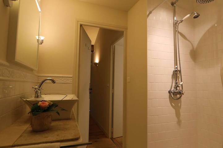 Gîte pour 8 personnes, avec piscine et jardin à Montbellet - 4