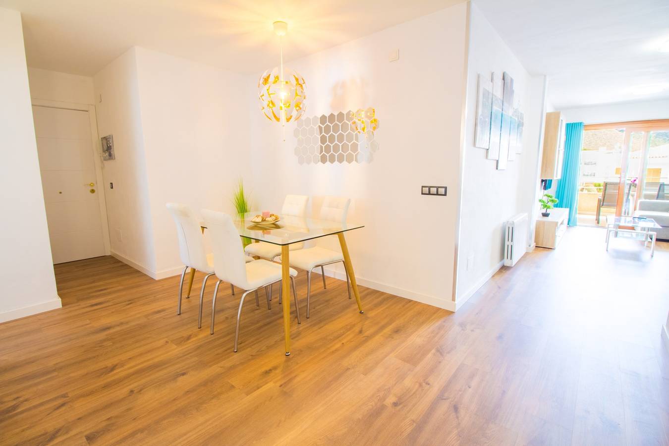 Entire holiday apartment, Beautiful apartment renovated with wifi and A/C in Port de Pollença, Pollença