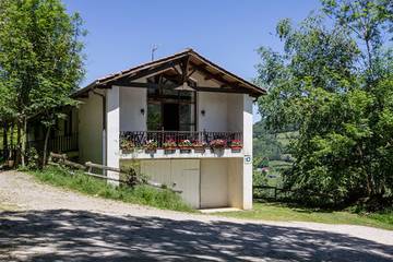 Gîte pour 22 personnes, avec jardin à Valcarlos