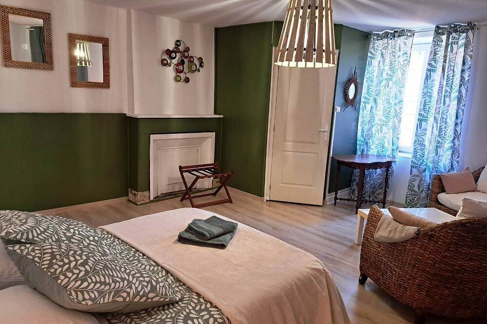 Apartamento entero, La Tanière de Bains - F1 Rdc in La Vôge-les-Bains, Región de Épinal