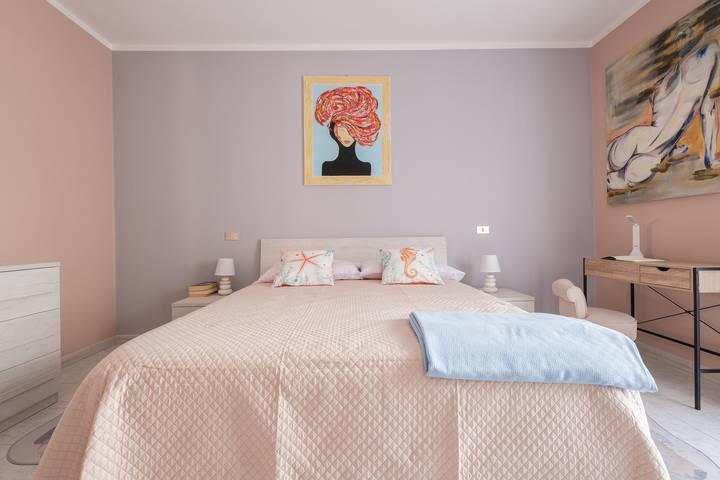 Vacation Home "La Casa Di Wioletta" with Sea View, Private Terrace & Wi-Fi in Barcellona Pozzo di Gotto, Messina Province