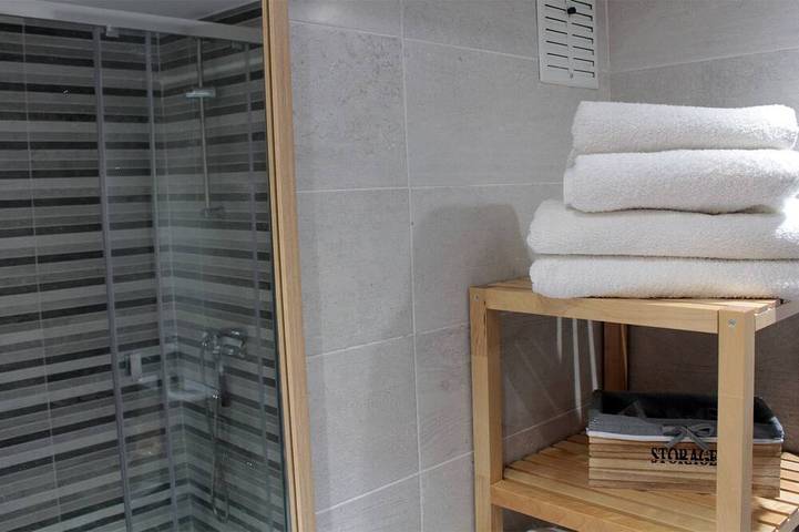 Apartamento entero, Moderno Apartamento  En 1ª Línea De Mar Con Vistas Mar Y Montaña in Platja de Sant Salvador (el Vendrell), Vendrell