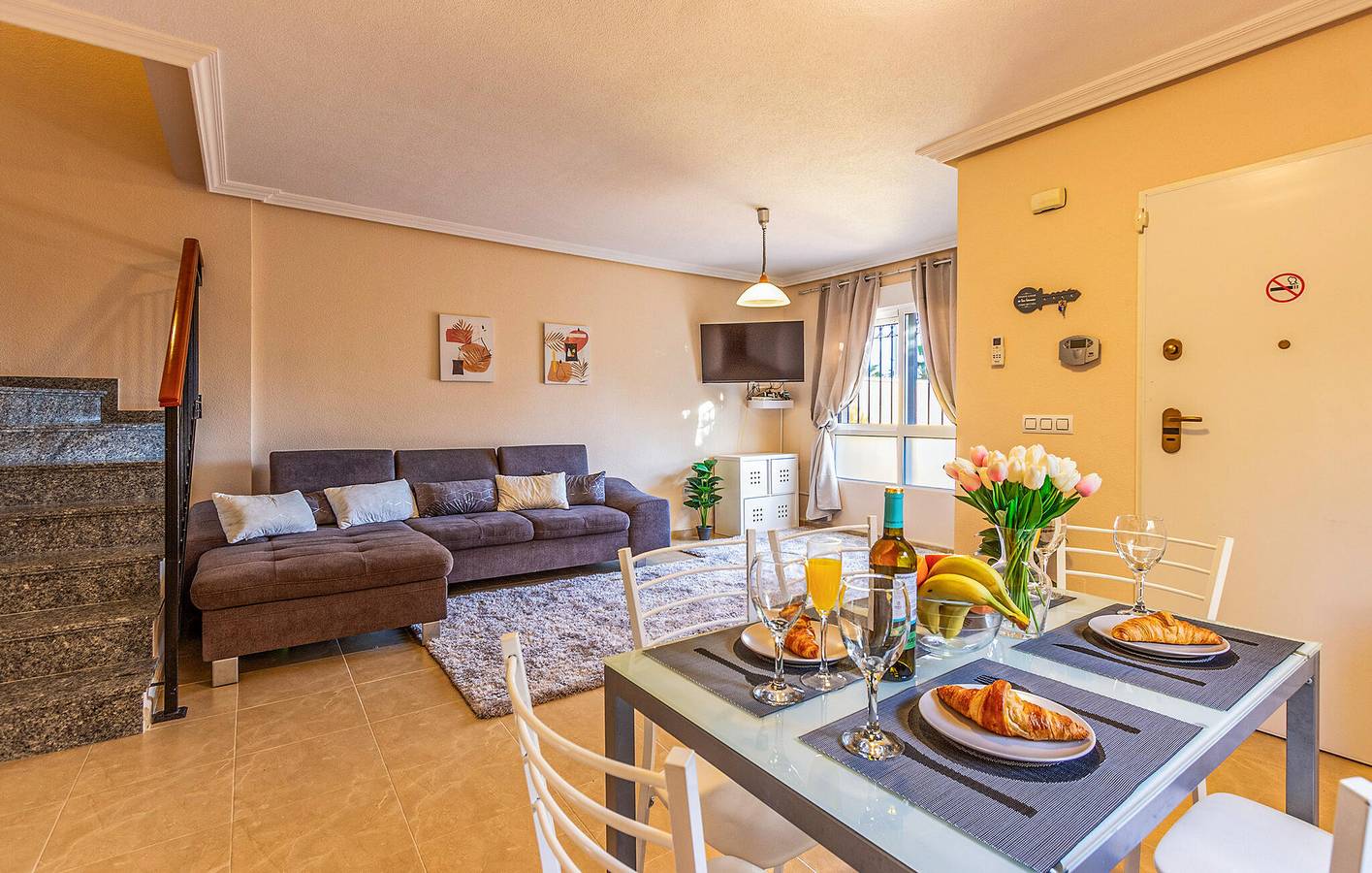 Gemütliches Apartment mit Pool und Terrasse, 1,5 km von Playa de Campoamor entfernt in Lomas de Don Juan, Orihuela