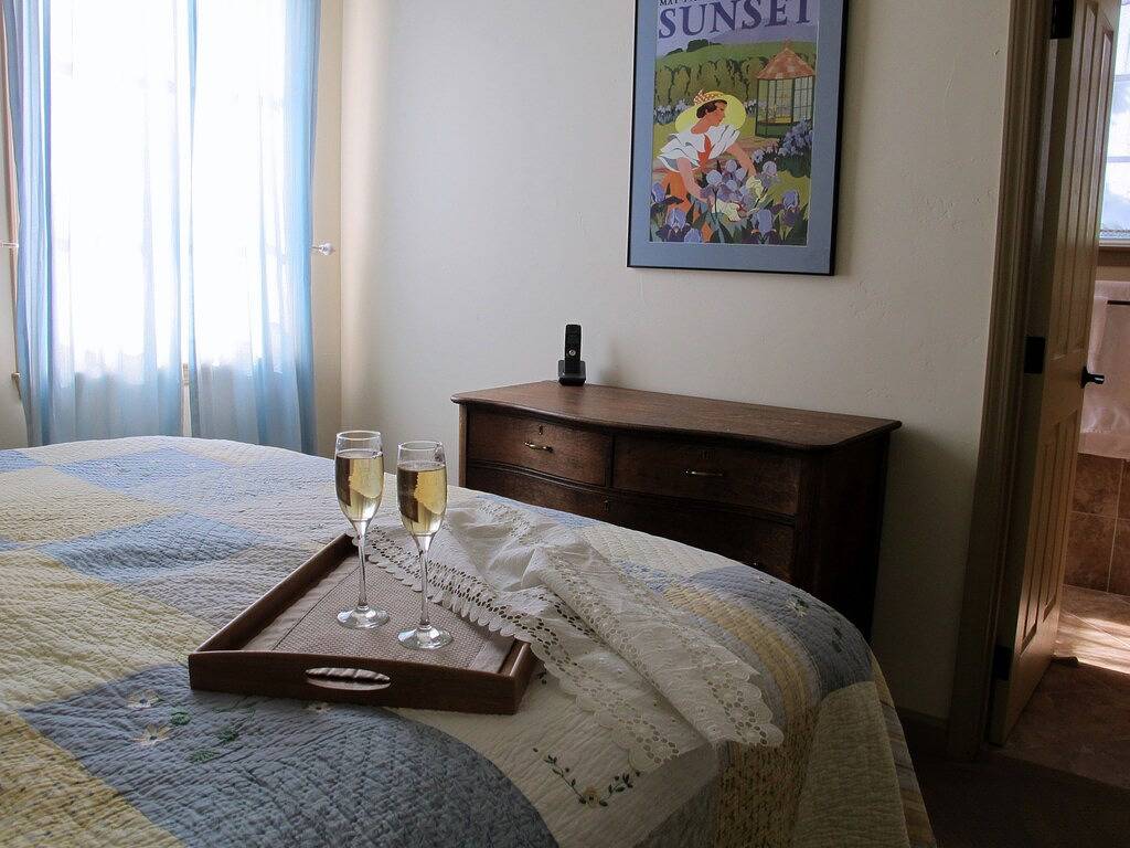 Suite 16th - Charme vergangener Zeiten, kostenloses Wlan, Kabel, Innenstadt in El Paso de Robles, San Luis Obispo County