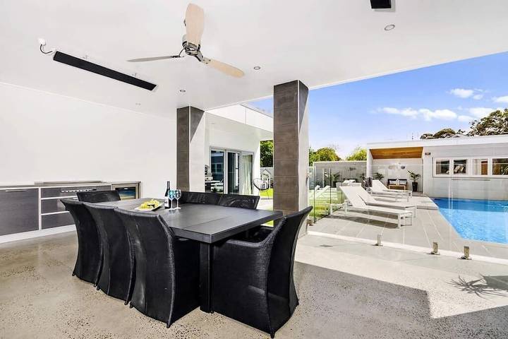 Holiday home for 15 people, with garden and balcony in Ocean Grove (Victoria)