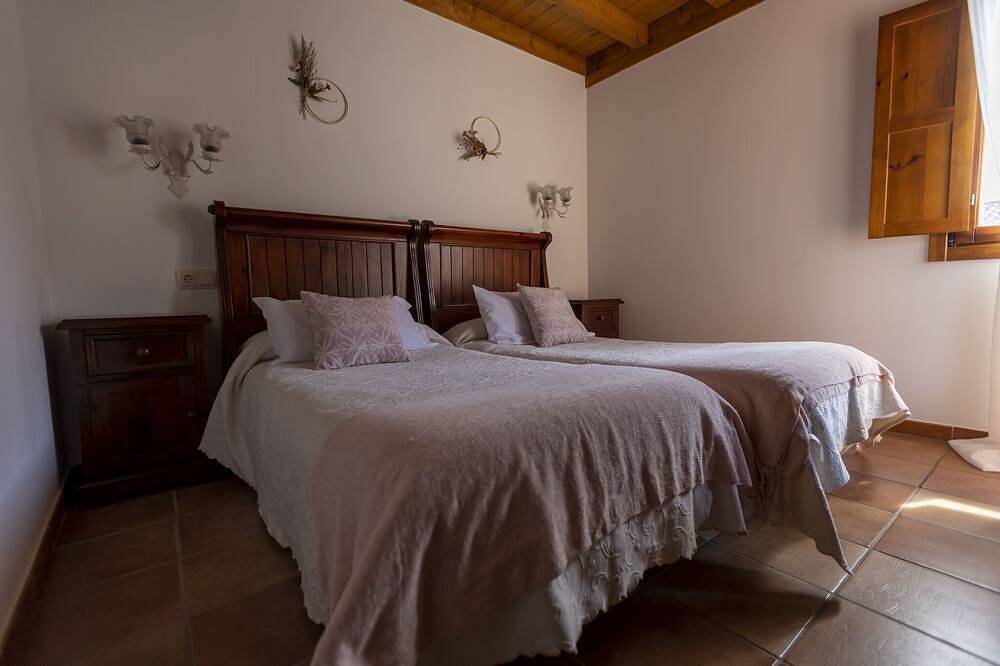 Chalet en Toba junto al Parque Montes Obarenes in Frías, Cordillera Cantábrica