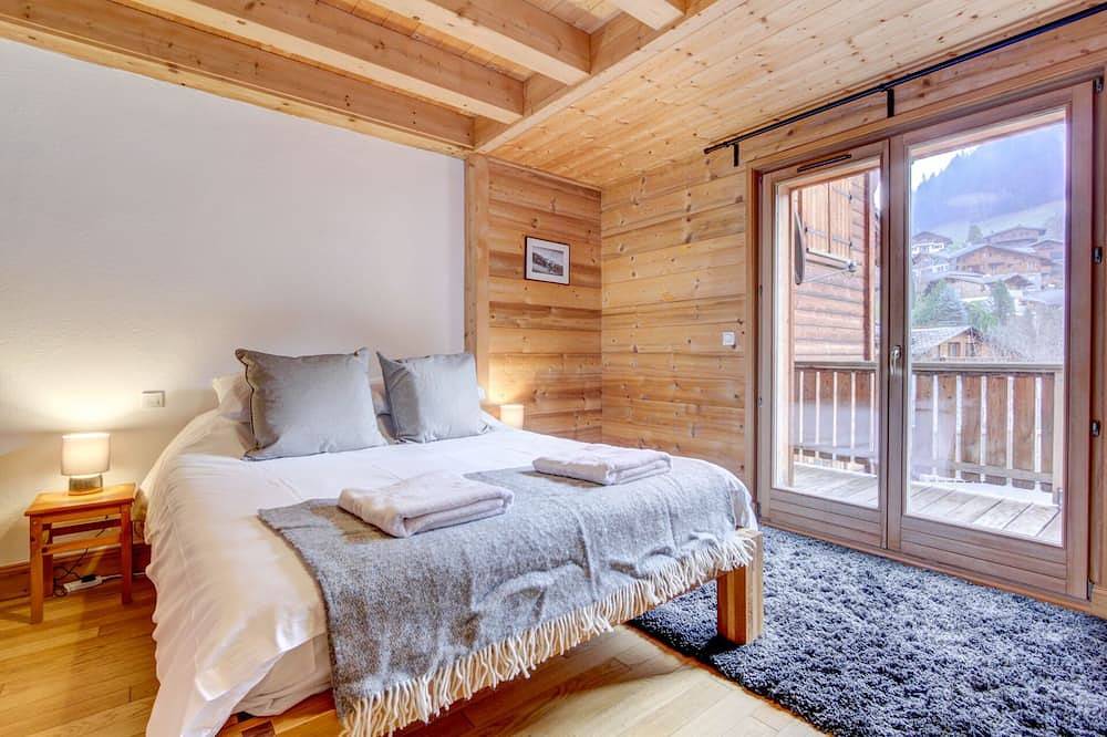 Spacious Chalet in a Great Location - Perfect for a Group of Friends of Family in Morzine, Les Portes du Soleil
