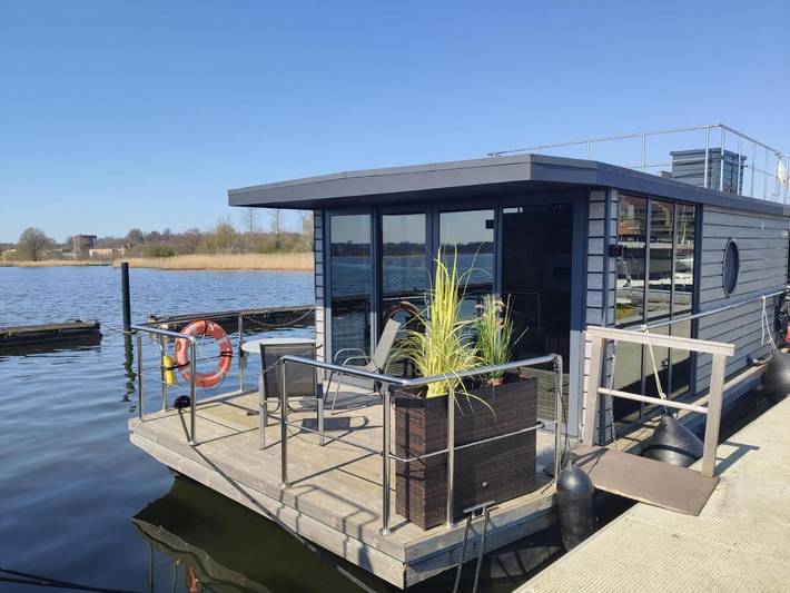 Boot für 4 Personen, mit Terrasse und Sauna sowie Ausblick