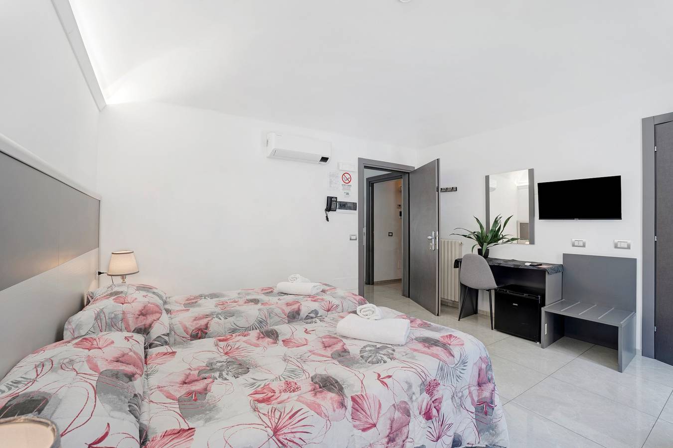 Zimmer 'Stanza 101' mit Balkon und Klimaanlage in Novara, Novara Provinz