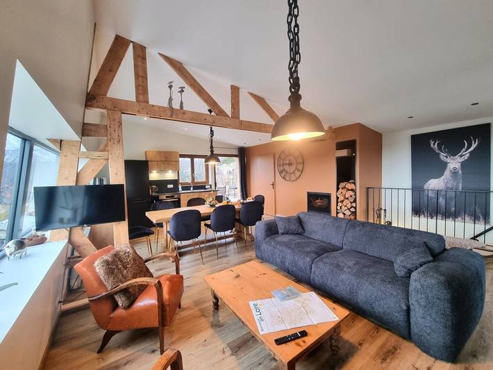 Gemütliches Ferienhaus in Le Bessat, Natur und Entspannung für 8 Personen in Le Bessat, Regionaler Naturpark Pilat