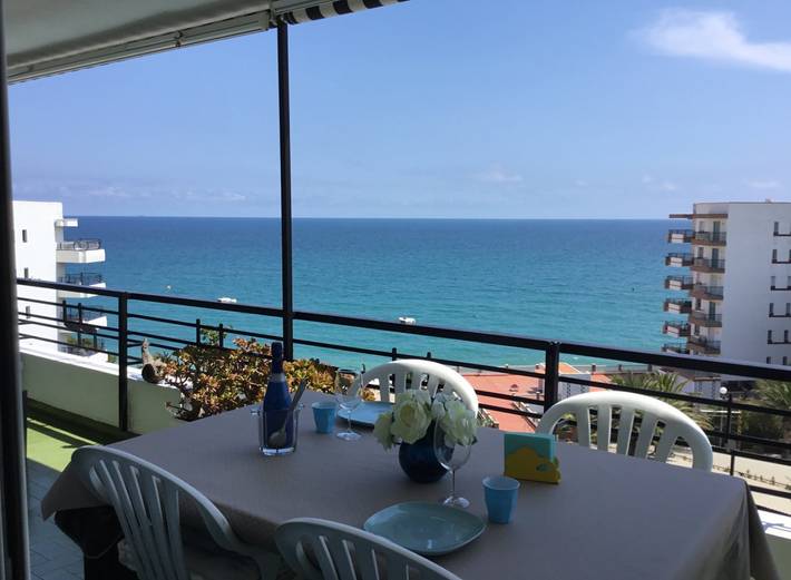 Appartement de vacances pour 5 personnes, avec piscine ainsi que jardin et balcon