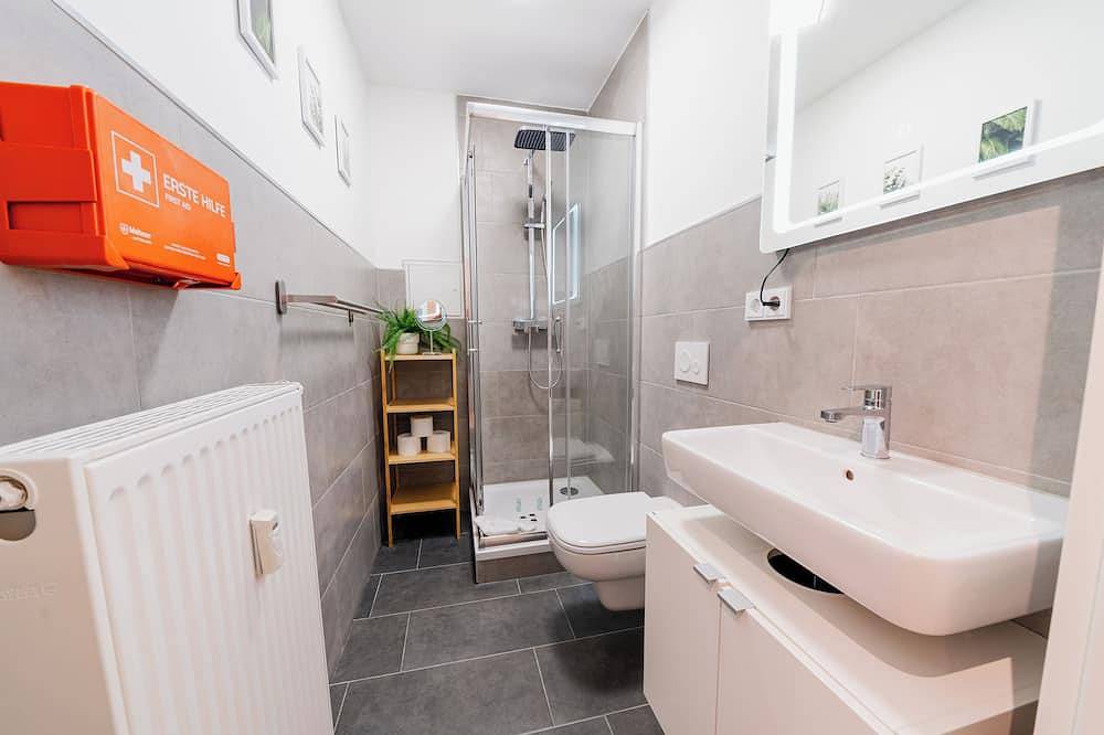 Entire apartment, Brockheus Apartments: Prime City Apar. | Central Loc. | Parking | Wifi | Kitchen in Magdeburg, Elbe-Börde-Heide