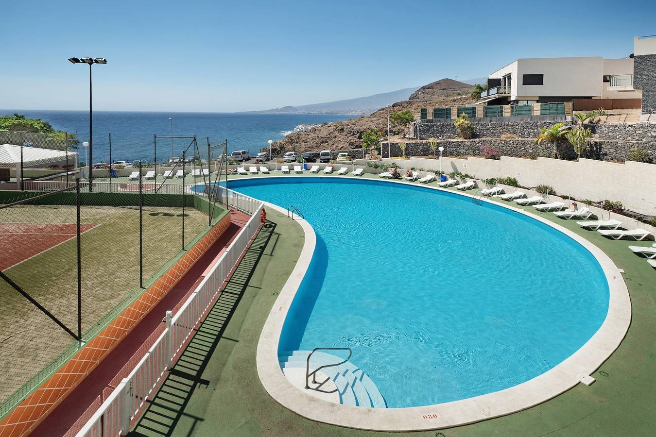 Entire apartment, Vacation Apartment 'Jardines Del Mar Ocean View' with Sea View, Shared Pool and Wi-Fi in Tabaiba, El Rosario