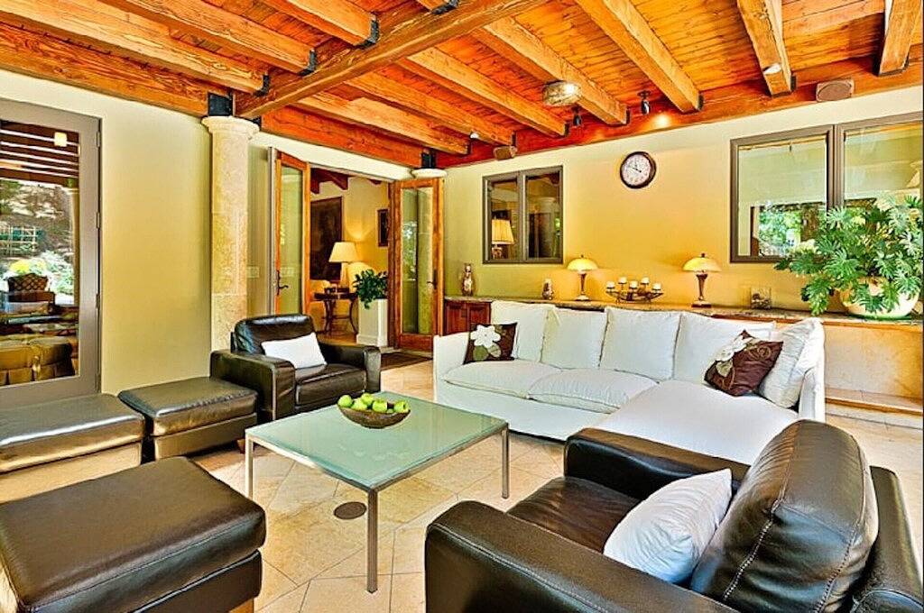 Gated, Private Community No Other Villa This Calibre Can Beat The Price! in Los Angeles, Los Angeles County