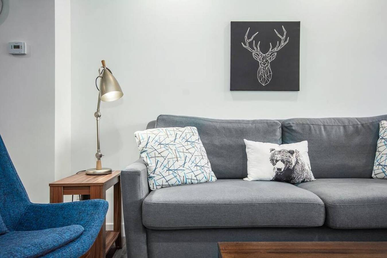 Entire apartment, Mountain Modern Hideaway in Canmore, Banff National Park