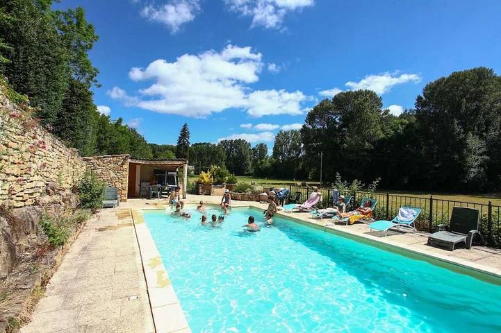 Location de vacances pour 6 personnes, avec jardin et piscine à Florimont-Gaumier