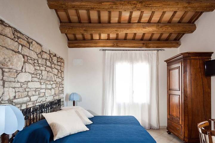 Exclusive villa with pool immersed in the Trapani countryside, at just 15 km from the seaside in Marsala, Trapani Province