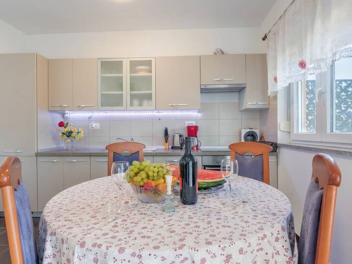 Ferienhaus für 5 Personen, mit Terrasse und Garten in Fazana - 3
