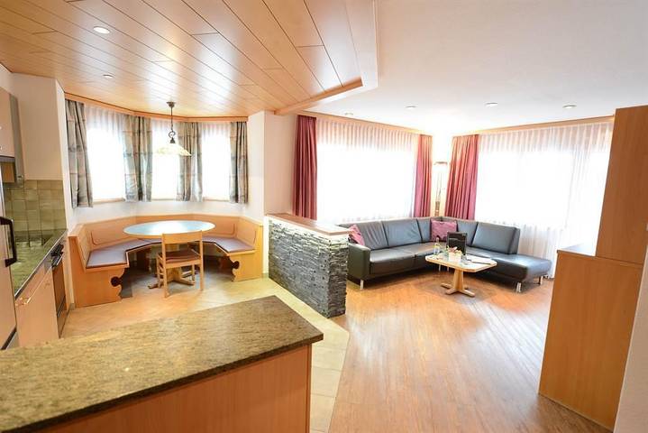 Gîte pour 5 personnes, avec vue et terrasse à Saas-Fee - 2