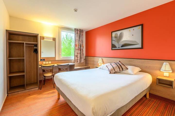 Hôtel pour 2 personnes, avec vue et terrasse, animaux acceptés à Ville-la-Grand