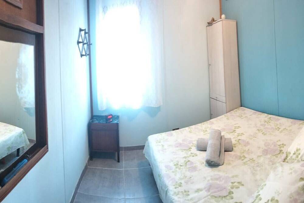 Casa Vacaciones 'Terdom' con Terraza Privada, Jardín Privado y Aire Acondicionado in Porto Badino, Agro Pontino