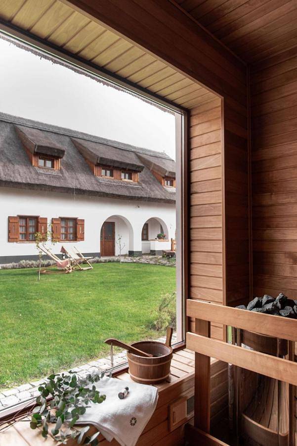 Gîte pour 2 personnes, avec jardin ainsi que sauna et jacuzzi à Szigliget - 3