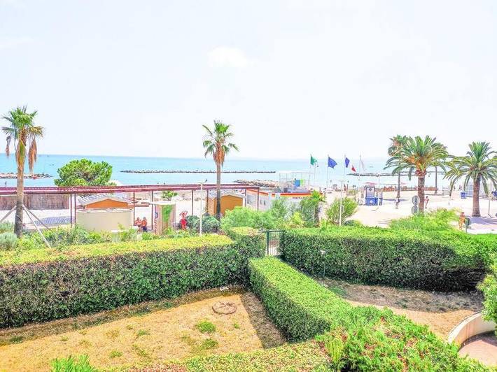 Gîte pour 4 personnes, avec terrasse et vue dans Plage de l'Esplanade-des-Goëlands