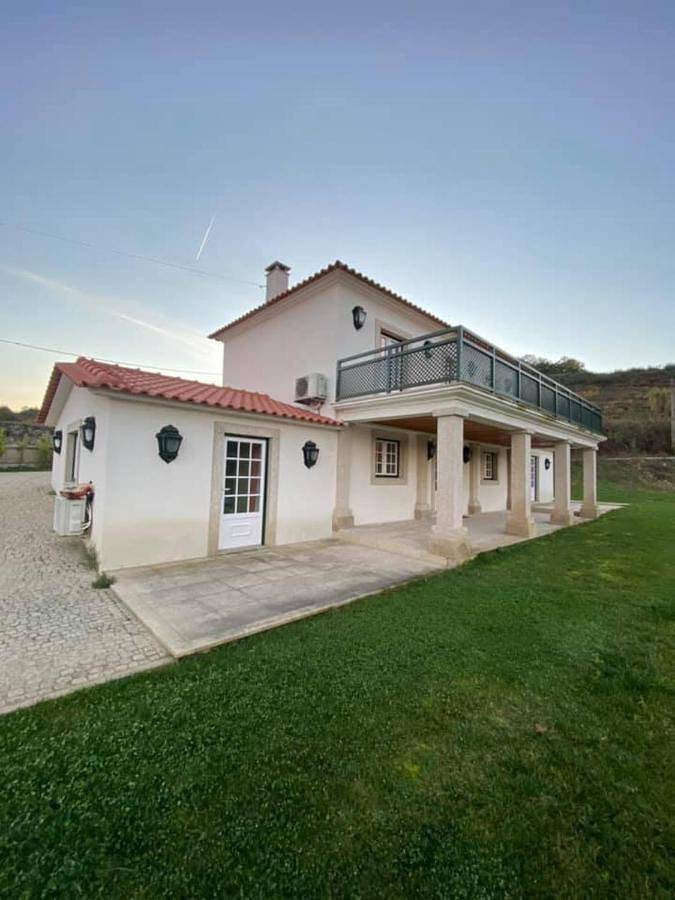 Maison d’hôte pour 8 personnes, avec piscine et terrasse à Lamego - 4