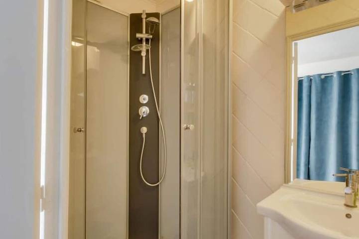 Gîte pour 2 personnes, avec Jardin à La Richardais - 2
