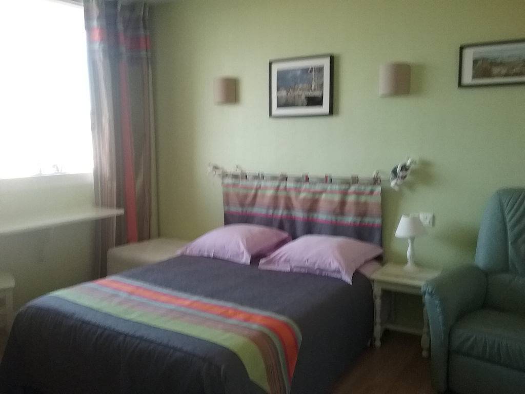 Chambre d'hôte indépendante avec kitchenette - Chambre + kitchenette in Granville, Côte de la Déroute