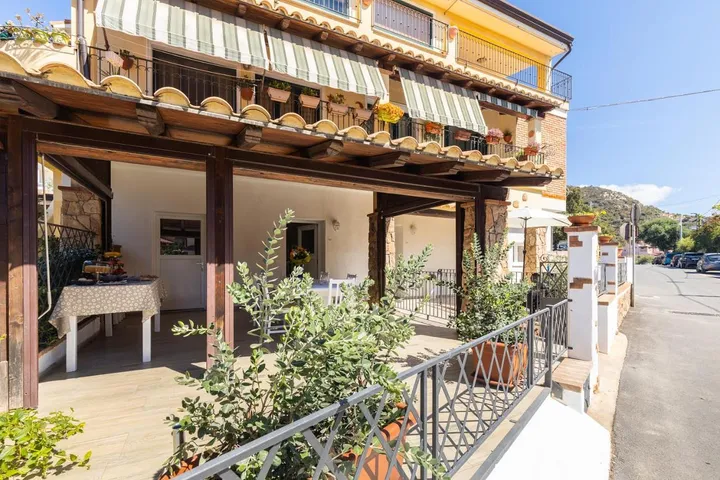 Alojamiento y desayuno para 2 personas, con terraza - 1