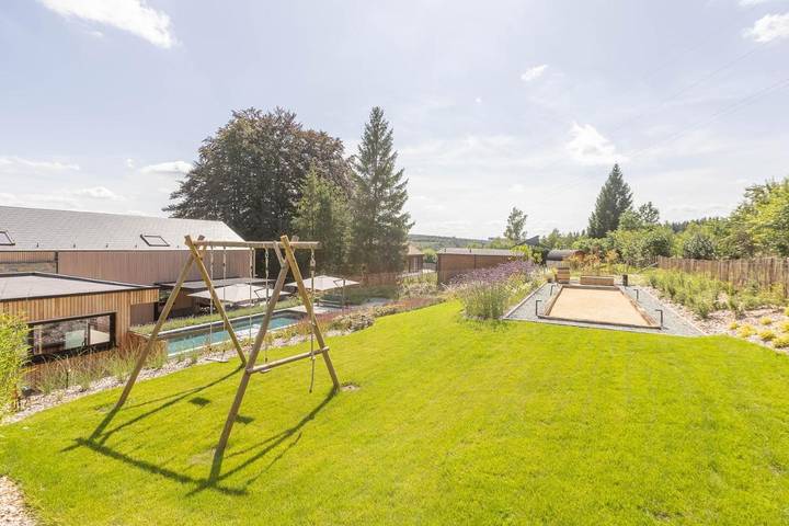 Location de vacances pour 10 personnes, avec Jacuzzi et Terrasse ainsi que Jardin et Piscine à Tenneville - 3