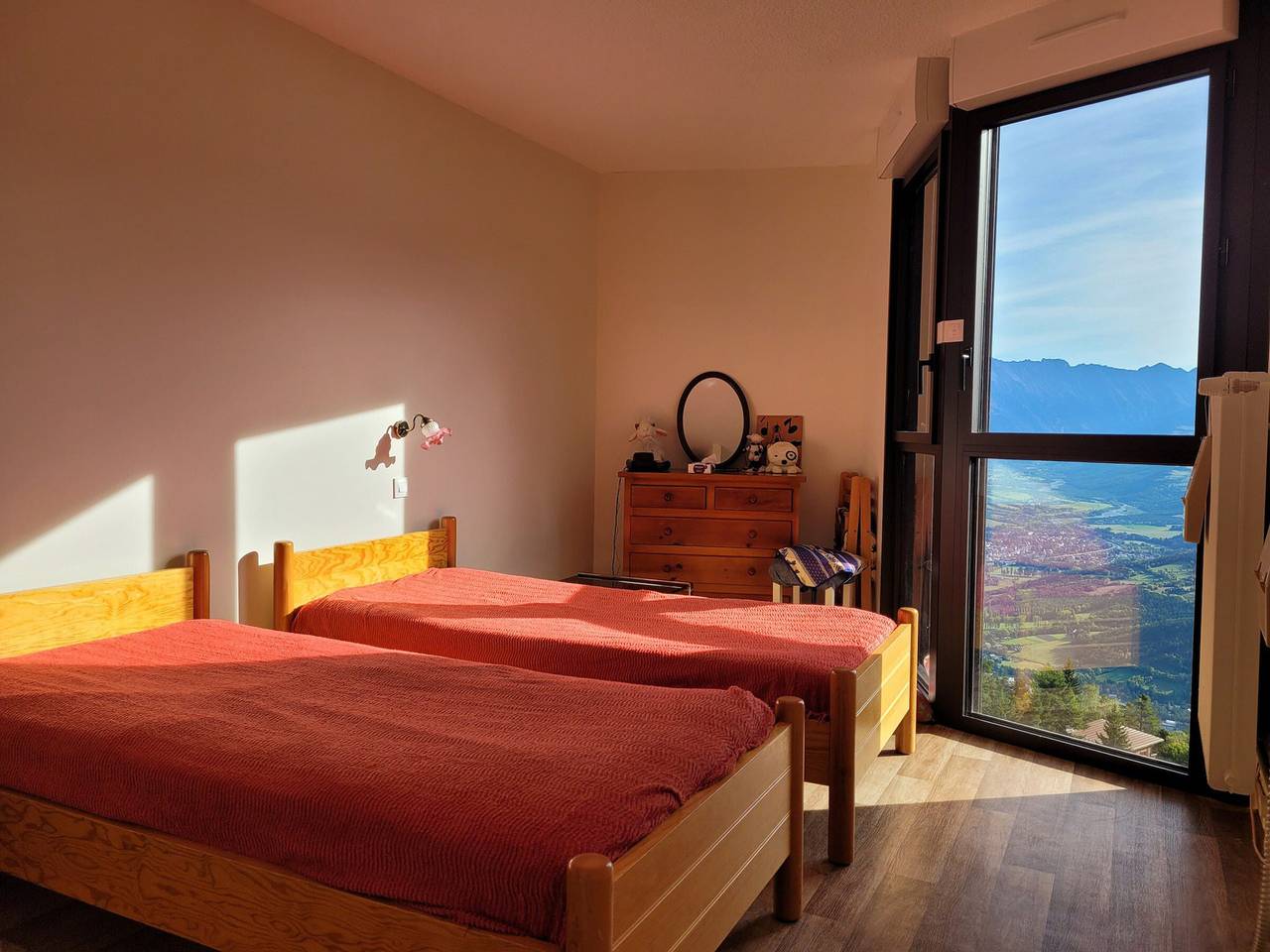 Entire apartment, Large apartment in Pra-Loup with balcony and parking for 8 pers in Pra-Loup, Uvernet-Fours