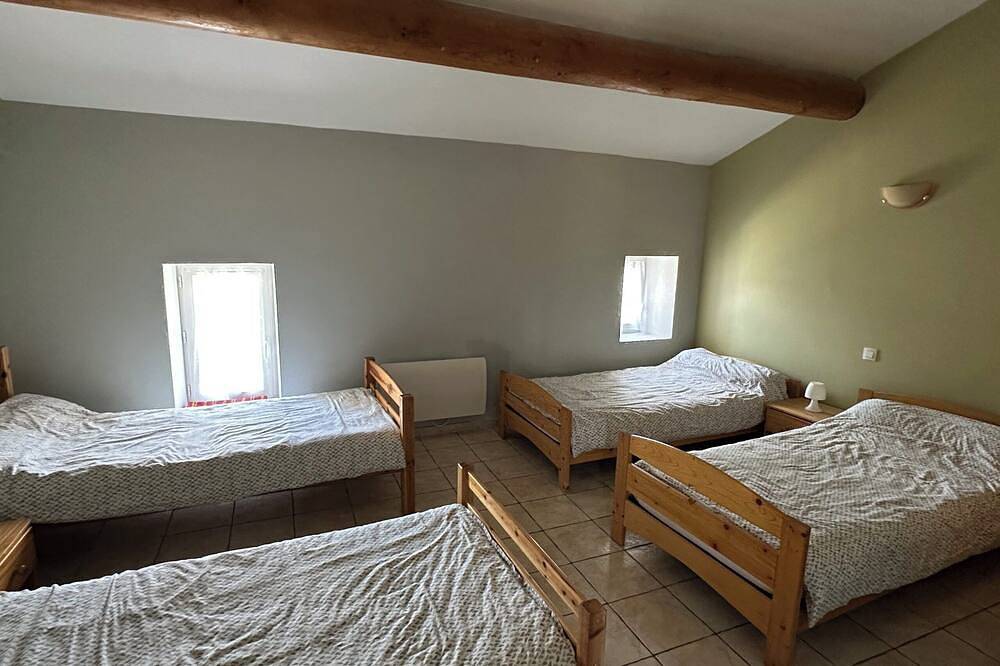 Entire apartment, Uzès superb apartment in a farmhouse 800 m from the city center in Uzès, Nimes region