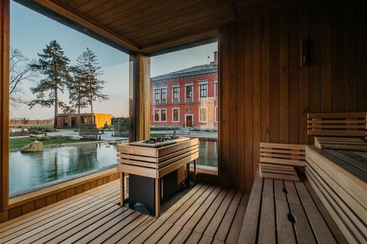 Hotel für 2 Personen, mit Terrasse und Garten sowie Sauna in Hradec Králové