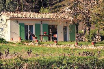 Gîte pour 4 personnes, avec jardin à Visan