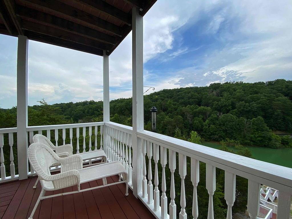 Douglas Lake Waterfront Estate in Douglas Lake