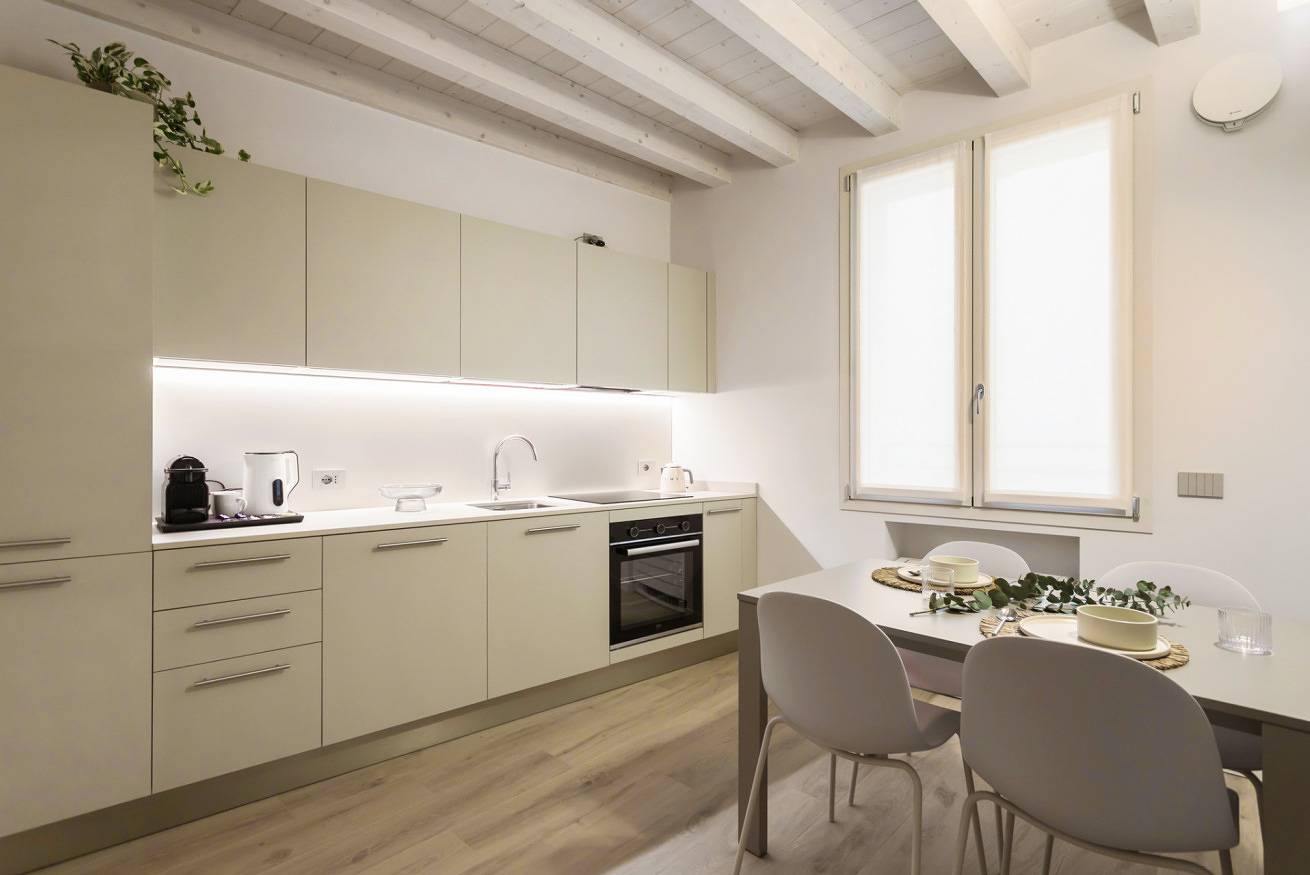 Appartamento intero, Guesthost - Vivaldi Primavera Apartment in Treviglio, Provincia di Bergamo
