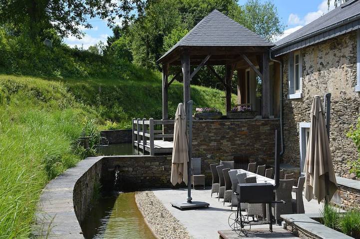 Ferienhaus für 15 Personen, mit Balkon und Whirlpool sowie Pool und Sauna